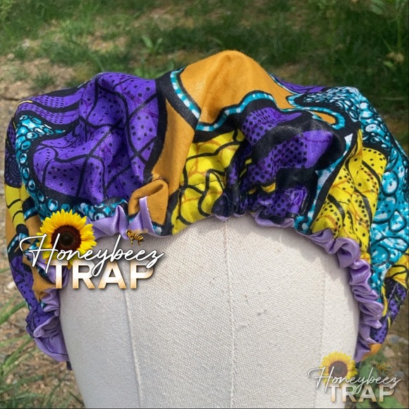 Bonnet - Picture 2 of 2